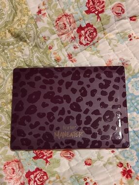 Tarte ~Maneater Eyeshadow Palette - plum with dark plum leopard print